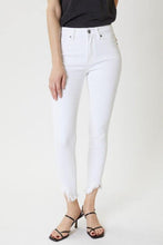 Load image into Gallery viewer, Kan Can skinny jeans, ankle jeans, white denim
